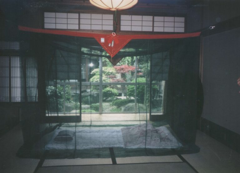 麻の蚊帳は昭和の夏の風物詩だった 快適な眠り・安眠を提案する菊屋「安眠.com」